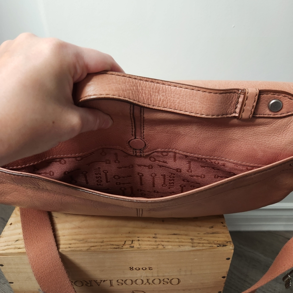 Fossil Maddox Pink "Long Live Vintage 1954" Collection Messenger Laptop Bag - Picture 11 of 16